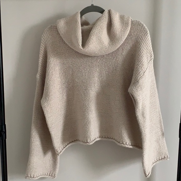 Turtleneck Universal Thread sweater - Picture 1 of 3